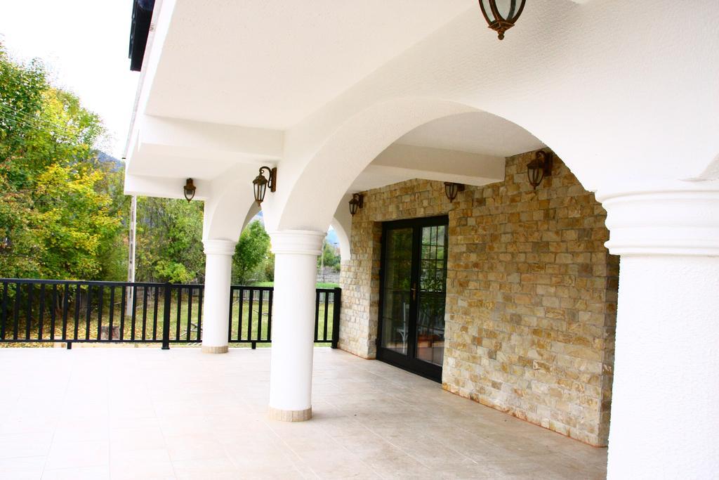 Luisenthal Conac Villa Fundu Moldovei Exterior photo
